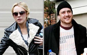 Дом звезды сериала "Как Я Встретил Вашу Маму" Джейсона Сигела покинула очаровательная Линдсей Лохан